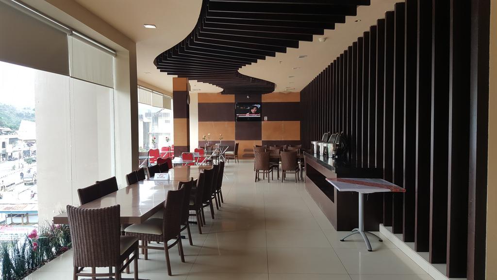 Hotel Matos Jayapura Buitenkant foto