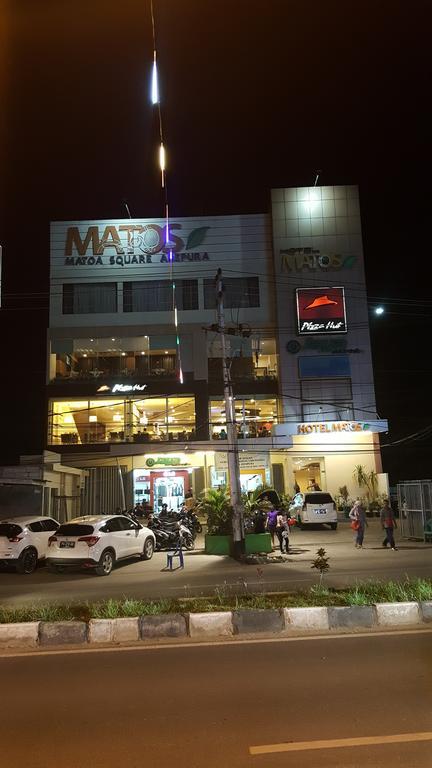 Hotel Matos Jayapura Buitenkant foto