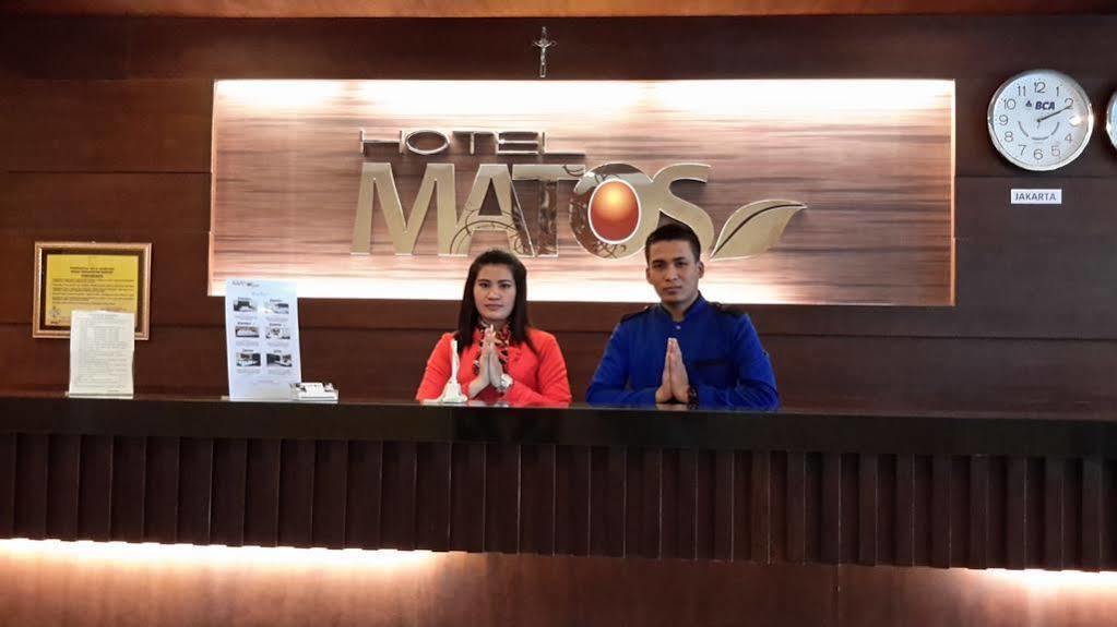 Hotel Matos Jayapura Buitenkant foto